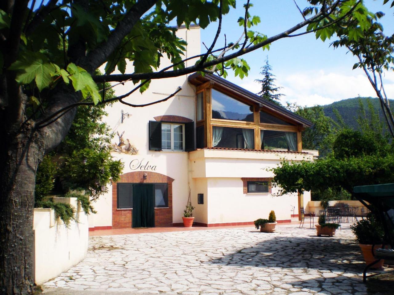 Agriturismo La Selva Rieti Bagian luar foto